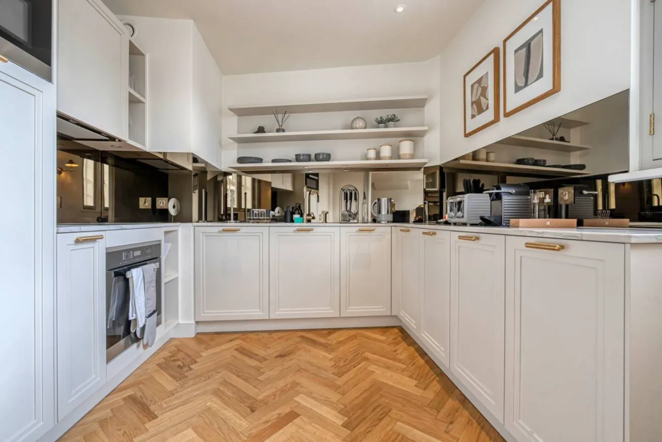 Stylish Two-Bedroom Apartment 3